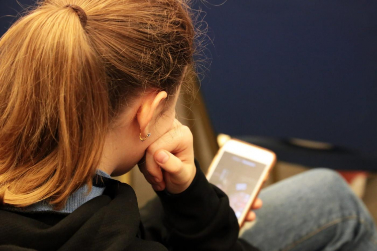 Informe d’UNICEF "L’impacte de la tecnologia en l’adolescència"