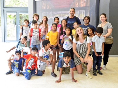 Grup d'infants i persones dinamitzadores dels Òmnia de Santa Coloma de Cervelló i Espai Tecnològic