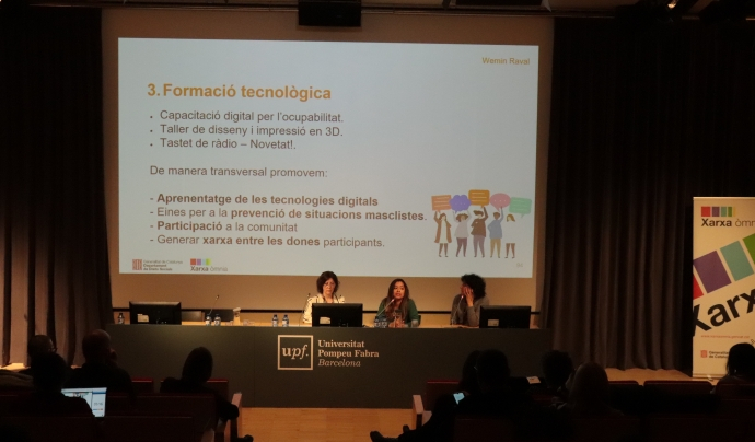  SaraSara Borrella i Lady Pazmiño de Colectic presentant el projecte Wemin a la Jornada Òmnia 2023