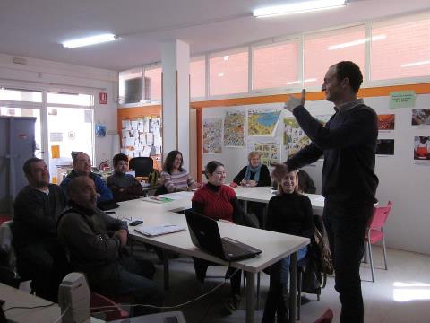 Una classe al Punt TIC Aula Pasqual Ollé de La Palma