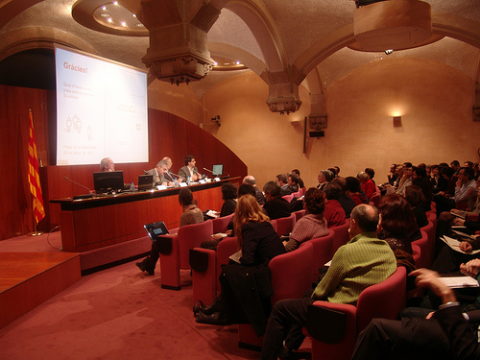 Foto de la presentació de la cinquena edició de la guia de xarxes socials. Image CC de: http://www.flickr.com/photos/gencat_cat/6941262727/in/photostream