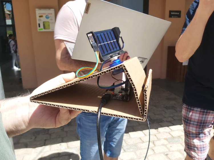 Seguidor solar amb Arduino