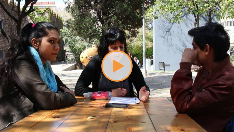 Embedded thumbnail for Los Jóvenes Reporteros del Espai Tecnològic entrevistan CAS Baluarte